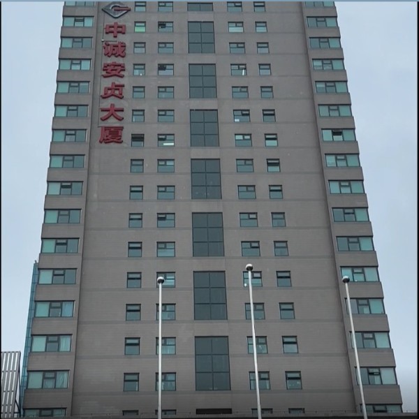 安貞大廈選購(gòu)宏華商務(wù)型冷熱冰開(kāi)水器，安全又實(shí)用